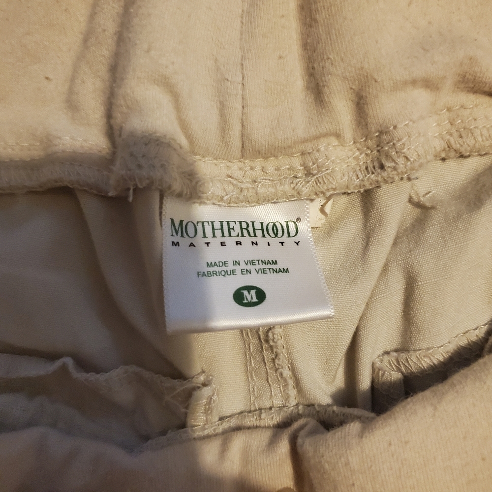 Maternity Capris - Picture 2 of 2